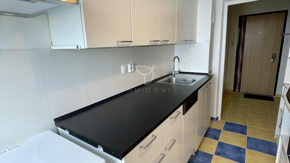 Zariadený 3 izbový byt s balkónom - RAČIANSKA