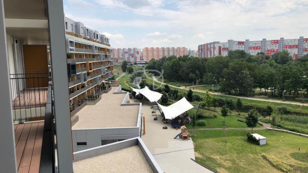 RUSOVSKÁ CESTA | 2 izbový byt, 52m2 | BA V - Petržalka