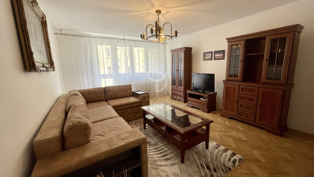 Priestranný 3 izbový byt v centre mesta - MEDENÁ