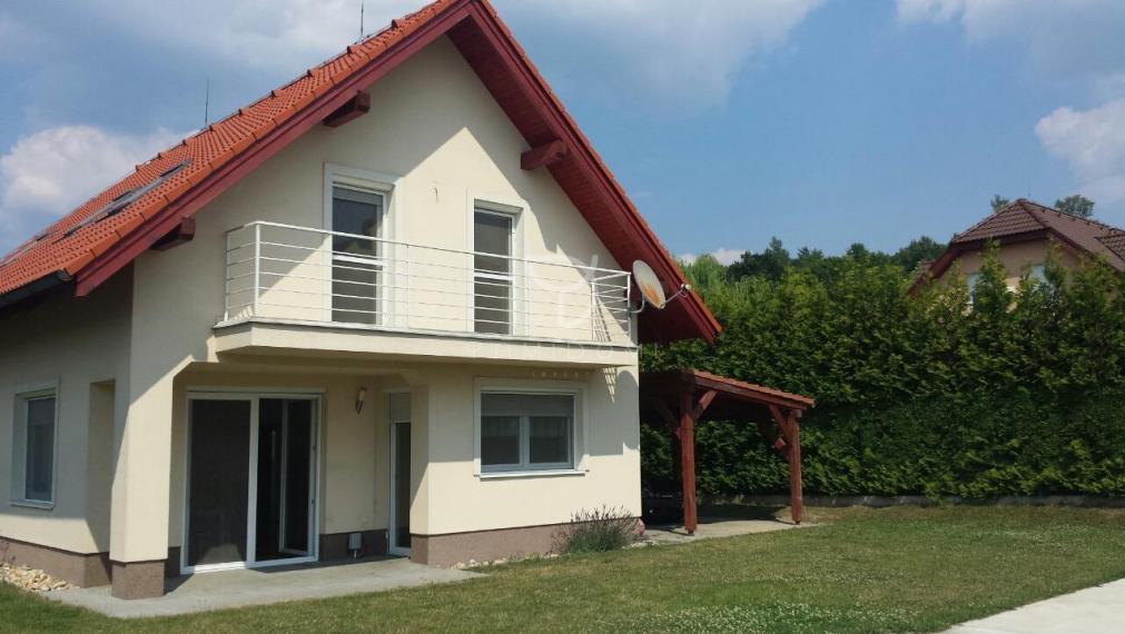 Zariadený rodinný dom so záhradou - STRMÝ VŔŠOK, ZB