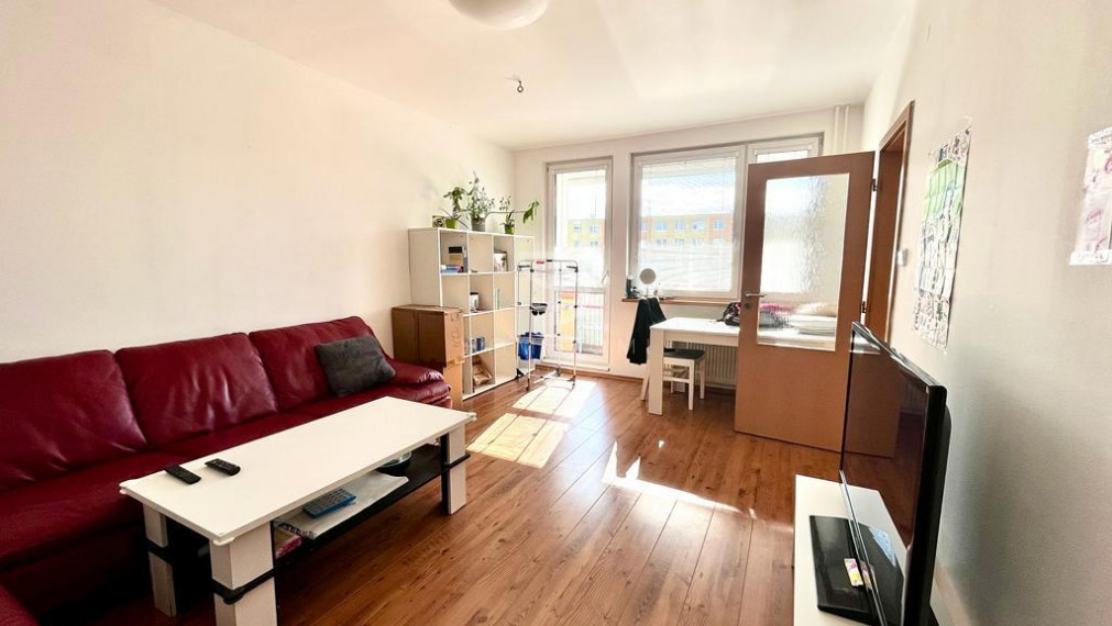 Zariadený 3 izbový byt s lodžiou - KEMPELENOVA