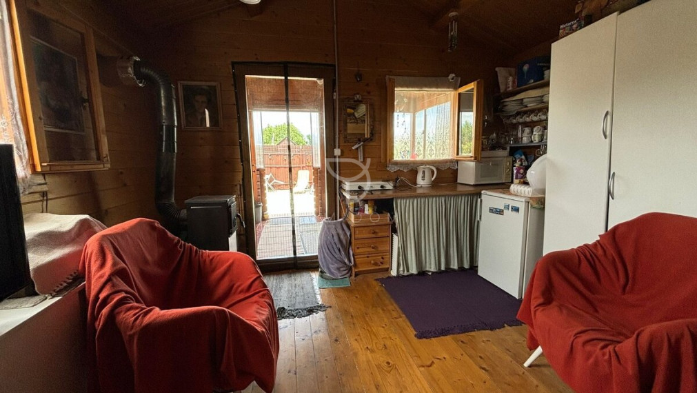 ŽABÍ MAJER| Záhrada 400m2 s chatkou