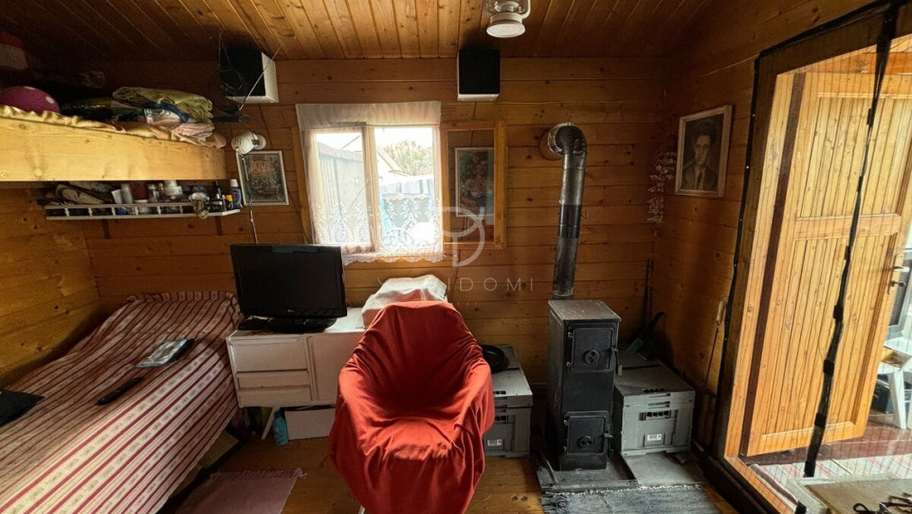 ŽABÍ MAJER| Záhrada 400m2 s chatkou