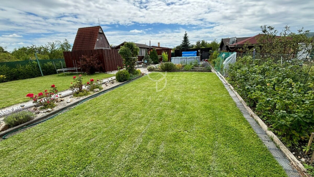 ŽABÍ MAJER| Záhrada 400m2 s chatkou