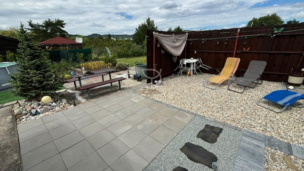 ŽABÍ MAJER| Záhrada 400m2 s chatkou