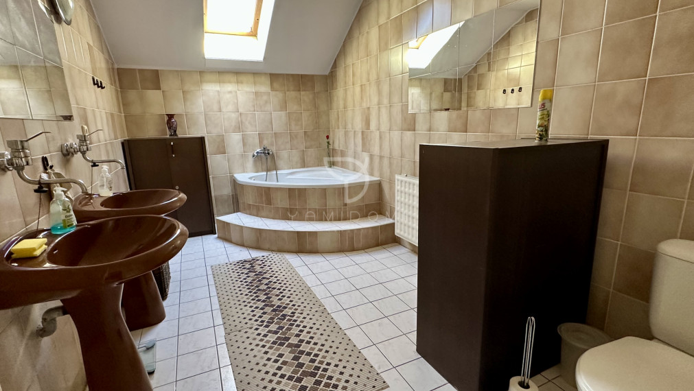 MATÚŠKOVO | 8izbový veľkorysý RD  na 1000m2 pozemku