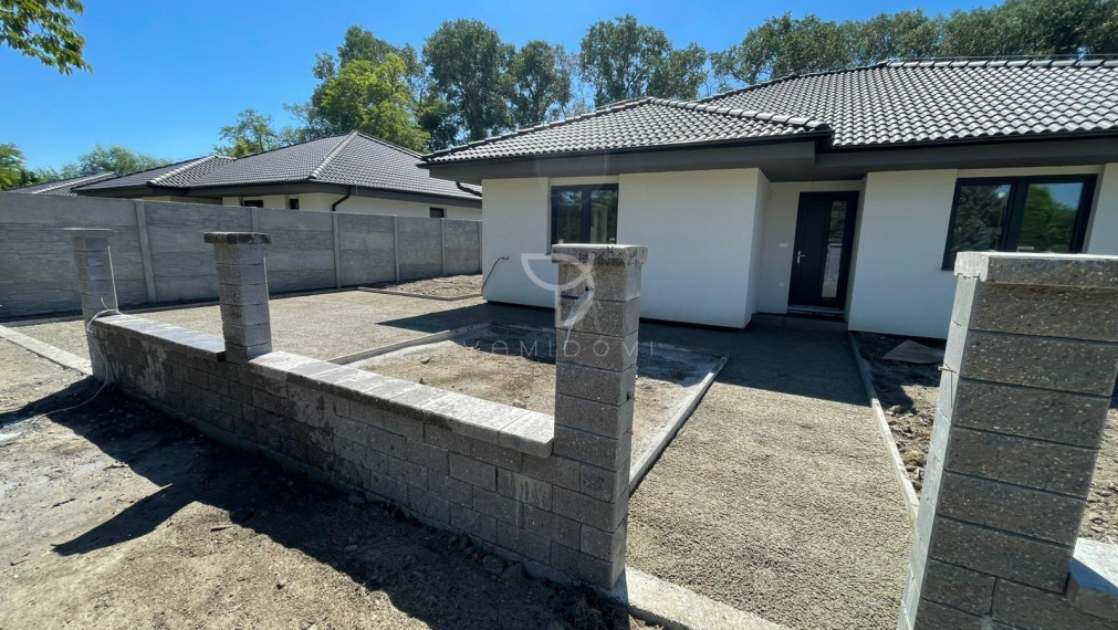 VEĽKÉ UĽANY| 4i bungalov  s dokončením na kľúč 50km od BA