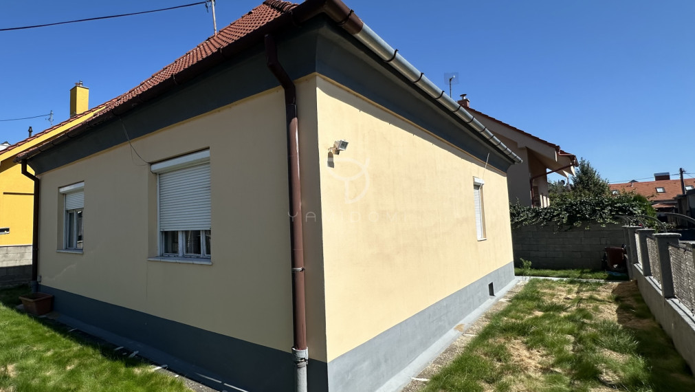 TRNÁVKA|4i RD v tichej ulici s pozemkom 254m2