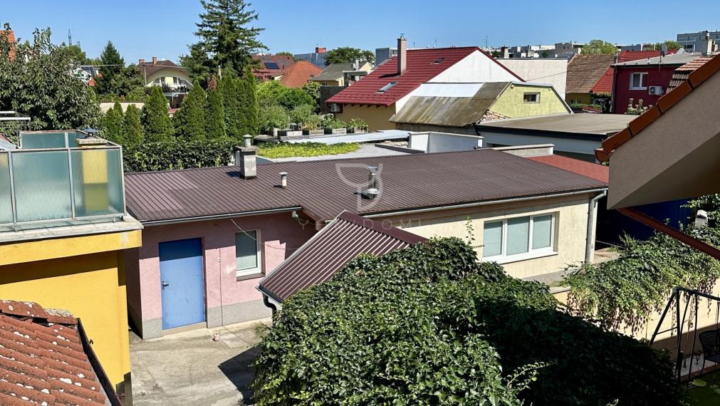 TRNÁVKA|4i RD v tichej ulici s pozemkom 254m2