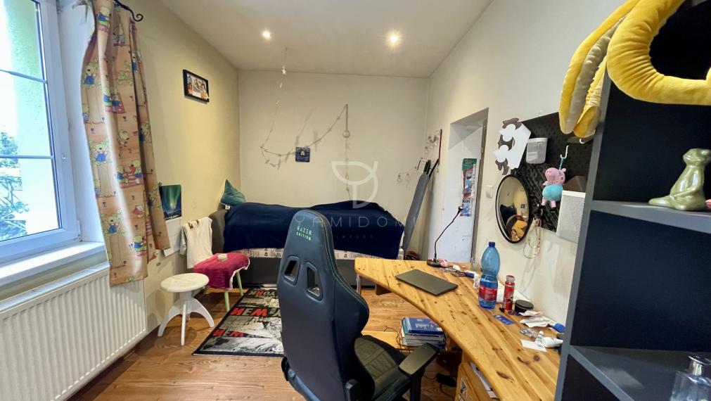 M A L É  L E V Á R E   |  5i RD s hosťovským apartmánom a veľkým pozemkom