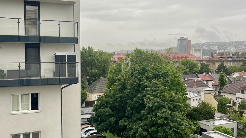 V A J N O R S K Á |  2i byt 68 m² + balkón  |  N O V É M E S T O