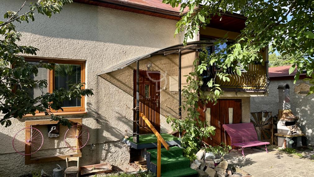 NA LETISKO  |  3 izbový RD 100 m²+ 1 izbový RD s garážou | POPRAD-VEĽKÁ