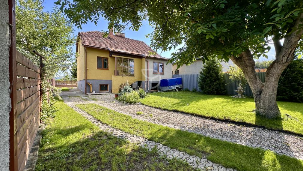 NA LETISKO  |  3 izbový RD 100 m²+ 1 izbový RD s garážou | POPRAD-VEĽKÁ