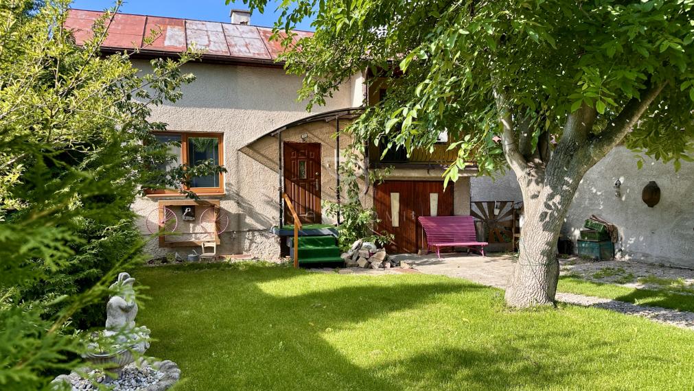 NA LETISKO  |  3 izbový RD 100 m²+ 1 izbový RD s garážou | POPRAD-VEĽKÁ