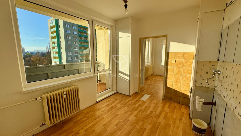 R O V N Í K O V A | 1 izbový byt 41m²  s 2 lodžiami | K O Š I C E