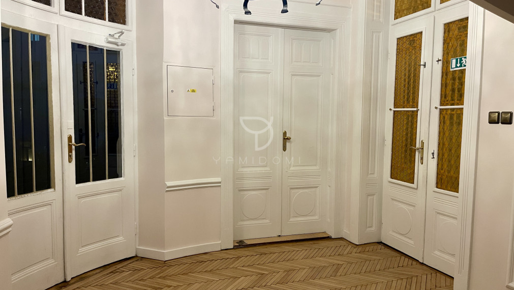 T O L S T É H O  | podkrovný kancelársky / ateliérový NP 70 m²  | BA I - Staré Mesto