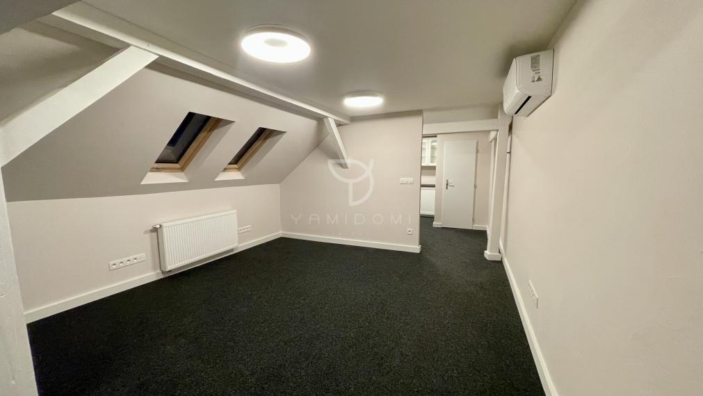 T O L S T É H O  | podkrovný kancelársky / ateliérový NP 70 m²  | BA I - Staré Mesto