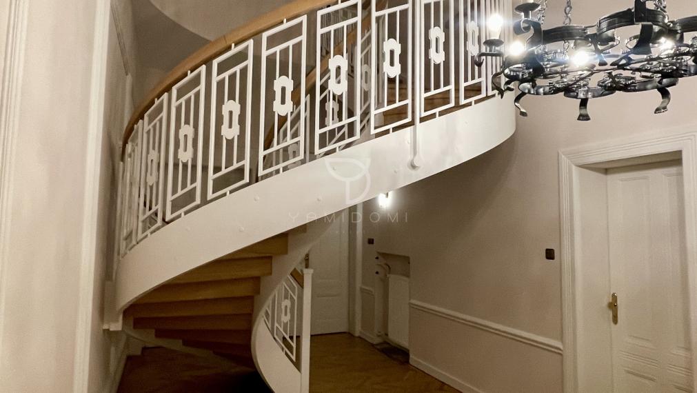 T O L S T É H O  | podkrovný kancelársky / ateliérový NP 70 m²  | BA I - Staré Mesto