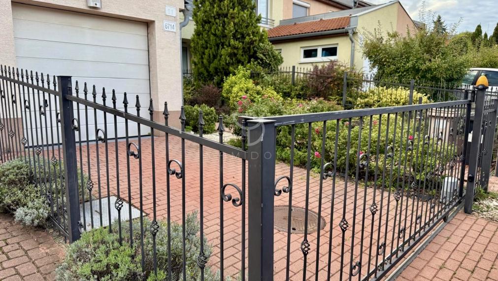 J A S E N C O V Á  |  5i rodinný dom s vlastnou saunou a wellnes atmosférou   | BA IV - DNV