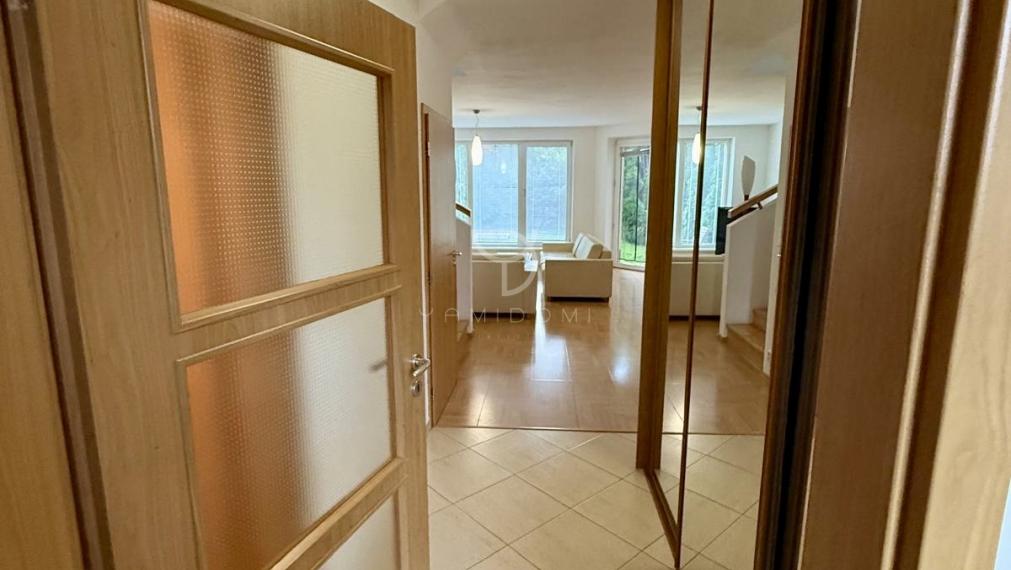 J A S E N C O V Á  |  5i rodinný dom s vlastnou saunou a wellnes atmosférou   | BA IV - DNV