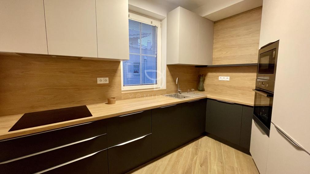 Unfurnished 4-room apartment with balcony and garage - TICHÁ