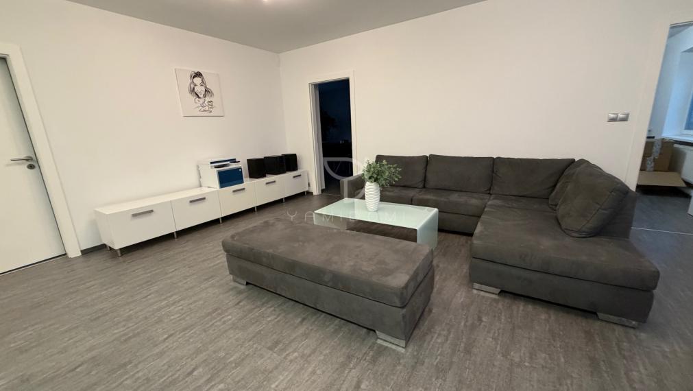 M U D R O Ň O V Á | rodinný dom vhodný na kancelárie | BA I