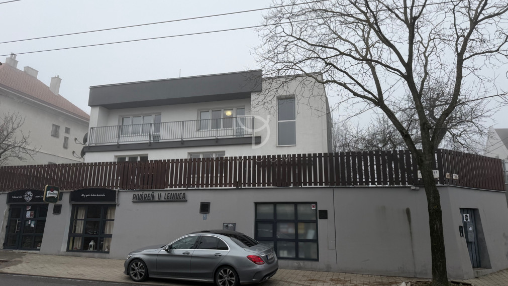 M U D R O Ň O V Á | rodinný dom vhodný na kancelárie | BA I