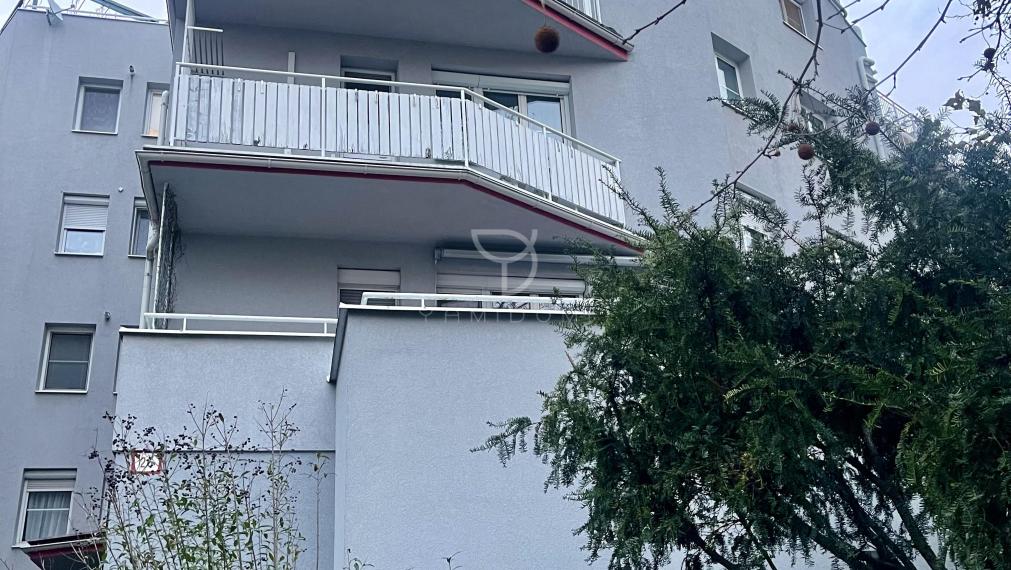 Unfurnished 4-room apartment with balcony and garage - TICHÁ