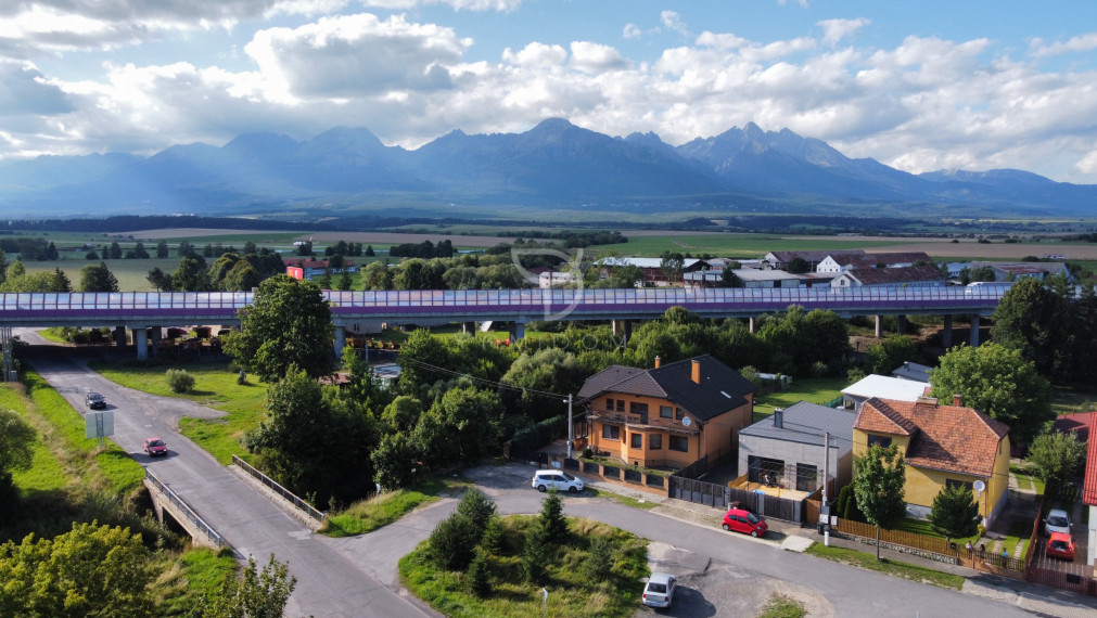 NA LETISKO  |  3 izbový RD 100 m²+ 1 izbový RD s garážou | POPRAD-VEĽKÁ