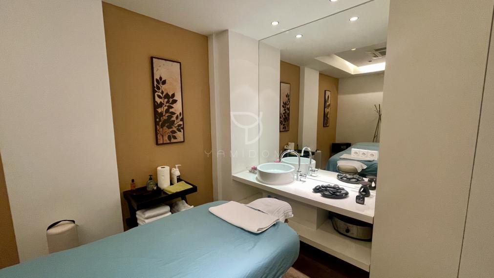 Zaujímavý priestor pre maséra vo wellness centre 7 SPA - Rezidencia H L B O K Á