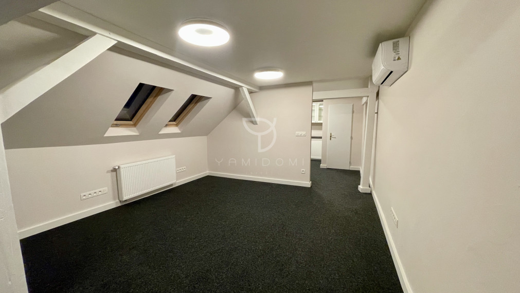 T O L S T É H O  | podkrovný kancelársky / ateliérový NP 70 m²  | BA I - Staré Mesto