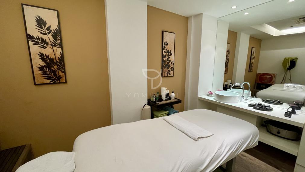 Zaujímavý priestor pre maséra vo wellness centre 7 SPA - Rezidencia H L B O K Á