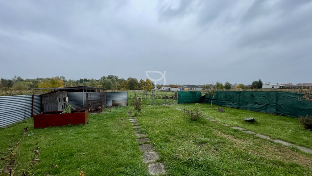 M A L É  L E V Á R E   |  5i RD s hosťovským apartmánom a veľkým pozemkom