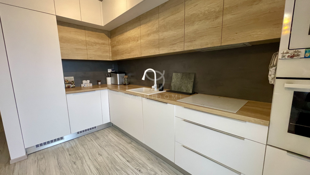 S L N E Č N I C E  |  3 izbový byt 91 m² s  balkónom+ parkovacie státie + pivnica | BAV