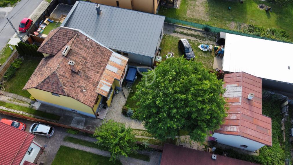 NA LETISKO  |  3 izbový RD 100 m²+ 1 izbový RD s garážou | POPRAD-VEĽKÁ