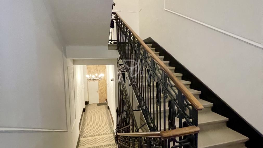 T O L S T É H O  | podkrovný kancelársky / ateliérový NP 70 m²  | BA I - Staré Mesto