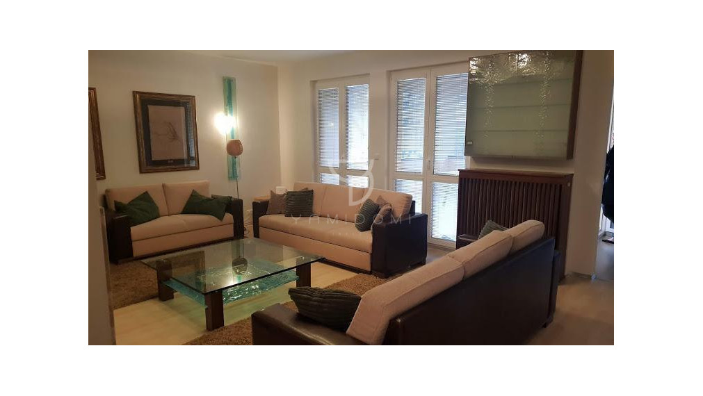 R E Z E R V O V A N É  |  5i byt 146m²  + terasa 40m²  + 2 garáže |  T A T R Y