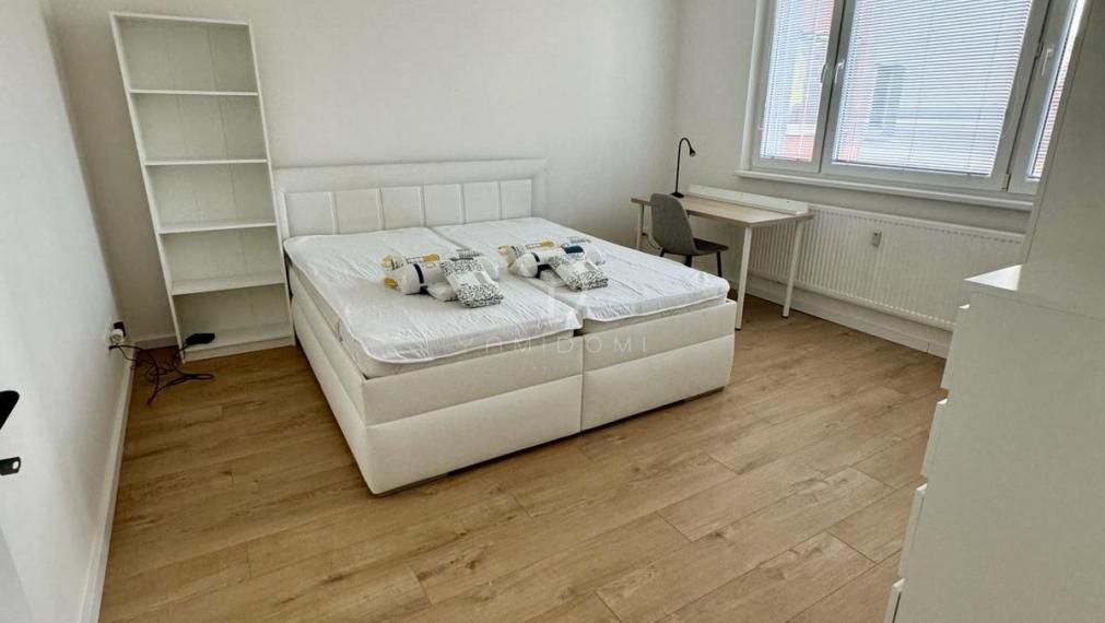 H O L Í Č S K A  | priestranná samostatná izba na prenájom | BAV - Petržalka