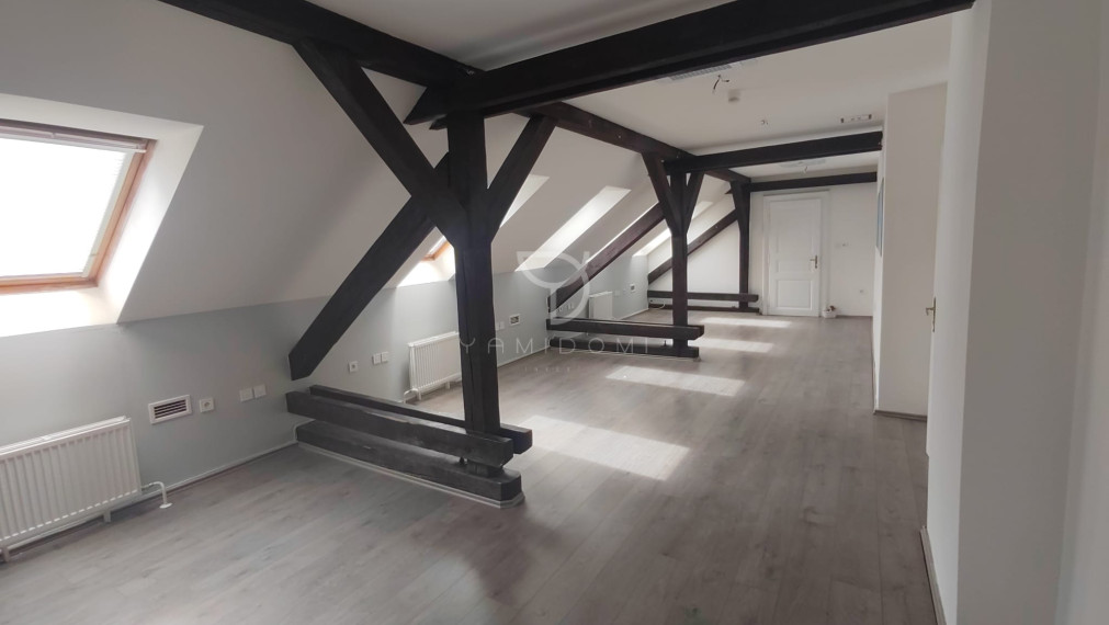 T O L S T É H O | podkrovný nebytový priestor 55 m²  | BA I - Staré Mesto