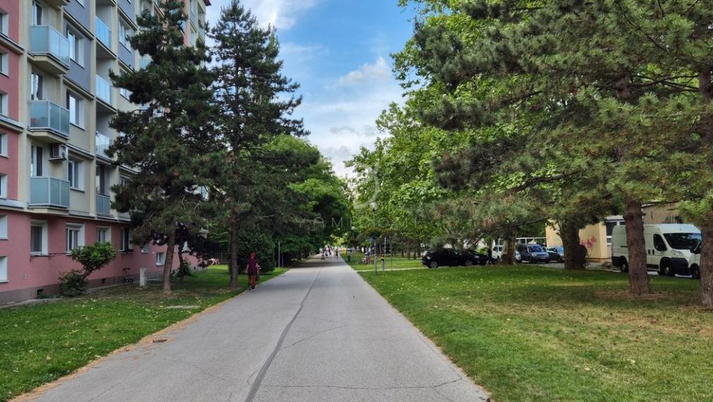 A.MRÁZA | 2ibyt 61,5 m² so šatníkom+ lodžia 3,5 m² | BAII - Ružínov