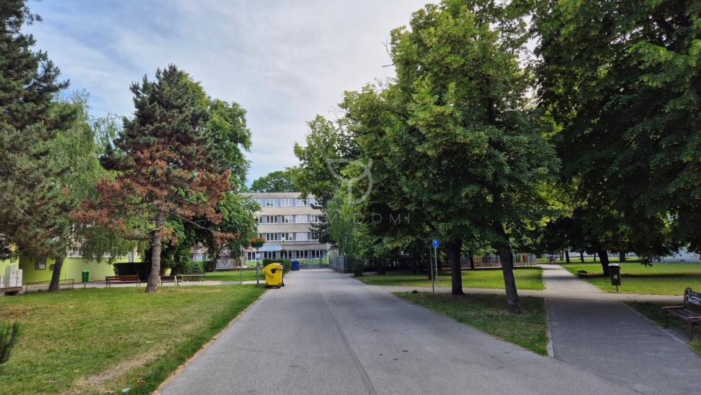 A.MRÁZA | 2ibyt 61,5 m² so šatníkom+ lodžia 3,5 m² | BAII - Ružínov