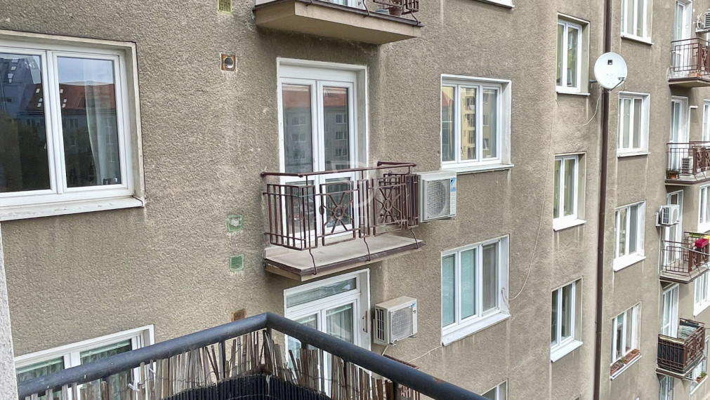 K V A Č A L O V A  |  2i byt 57m² s lodžiou a francúzskym balkónom  | BAII - Ružinov