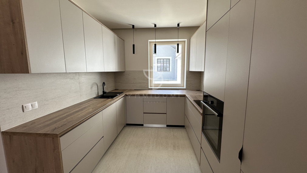 STUPAVA/MÁST 7-izbový novozrekonštruovaný RD s 5 parkovacími miestami