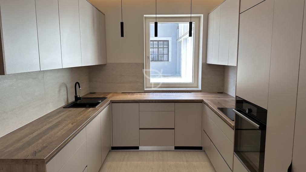 STUPAVA/MÁST 7-izbový novozrekonštruovaný RD s 5 parkovacími miestami