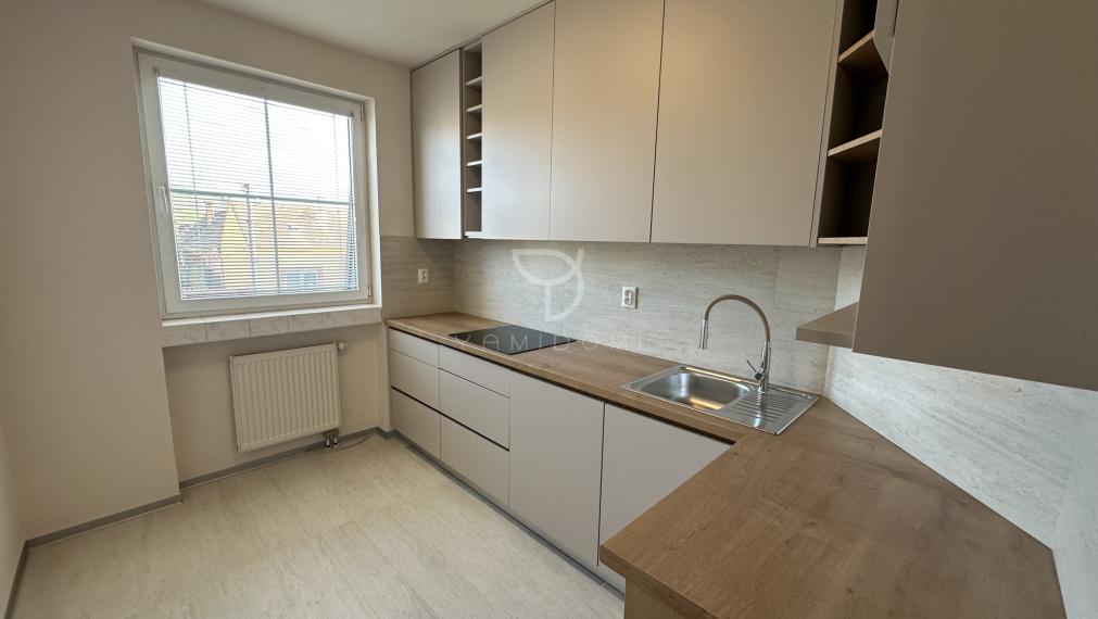 STUPAVA/MÁST 7-izbový novozrekonštruovaný RD s 5 parkovacími miestami