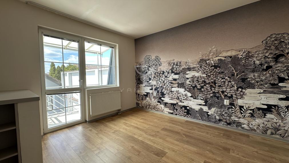 STUPAVA/MÁST 7-izbový novozrekonštruovaný RD s 5 parkovacími miestami