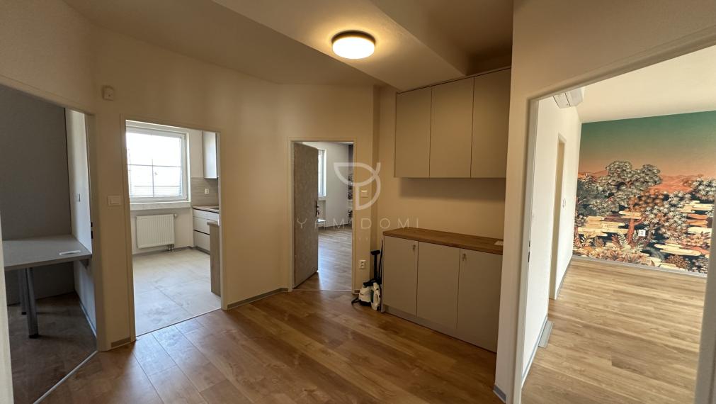 STUPAVA/MÁST 7-izbový novozrekonštruovaný RD s 5 parkovacími miestami