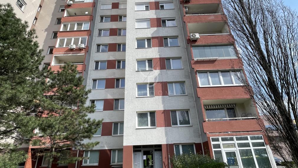 P A L K O V I Č O V A | 3 izbový byt 76m² s lodžiou a pivnicou | BA-NIVY