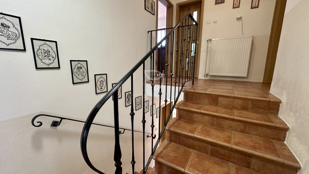 LOZORNO| 5-izbový RD s garážou na pozemku 536m2