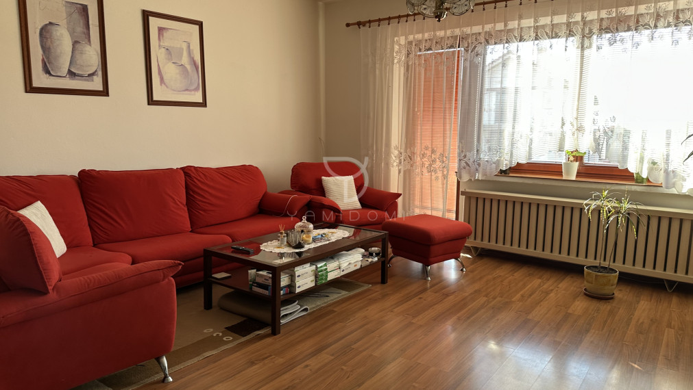 LOZORNO| 5-izbový RD s garážou na pozemku 536m2